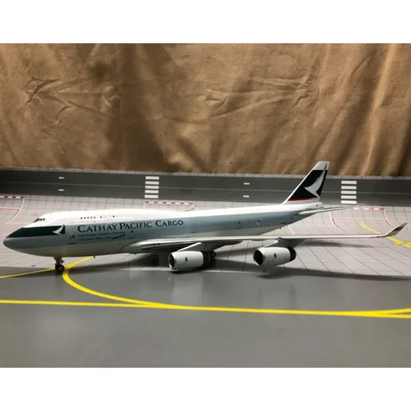 *JFox JF-747-4-017 1:200 Cathay Pacific Boeing 747-400 B-HOU - Miniature Marvels: Airplane Models & Painted Dice* Airplane Model