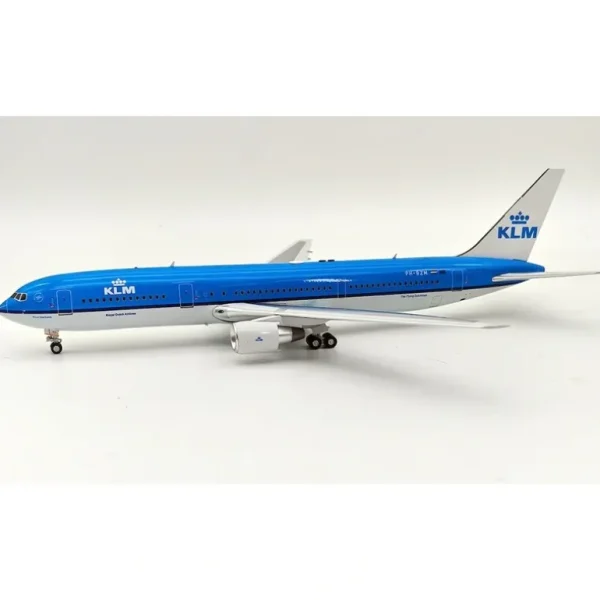 JFox JF-767-3-011 1:200 KLM 767-306ER PH-BZM - Miniature Marvels: Airplane Models & Painted Dice* Airplane Model