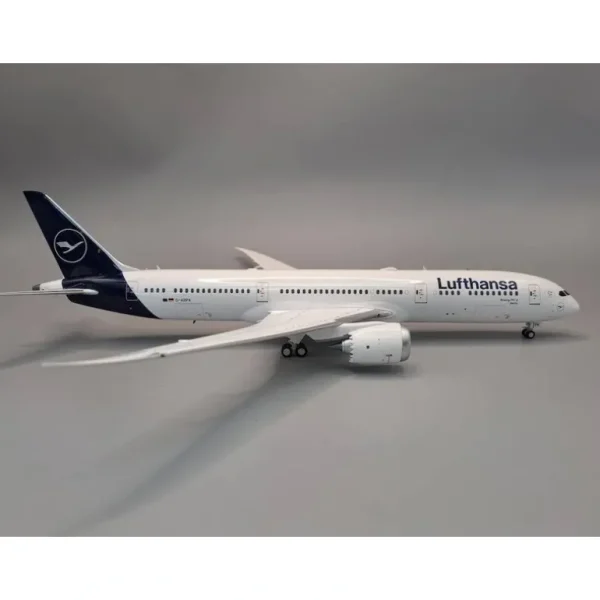 Jfox JF-787-9-005 1:200 Lufthansa Frankfurt am Main 787-9 D-ABPD - Miniature Marvels: Airplane Models & Painted Dice* Airplane Model