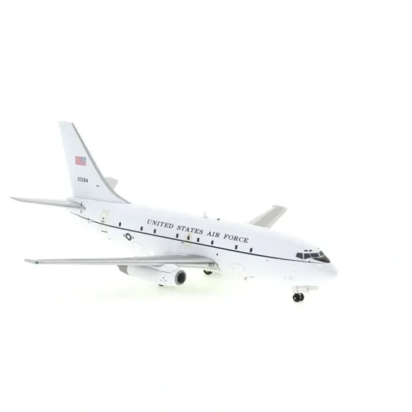 *Jfox JF-737-2-005 1:200 USAF Boeing 737-200 T-34A - Miniature Marvels: Airplane Models & Painted Dice* Airplane Model