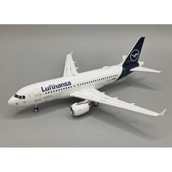 JFox JF-A319-020 1:200 Lufthansa A319-112 D-AIBG - Miniature Marvels: Airplane Models & Painted Dice* Airplane Model