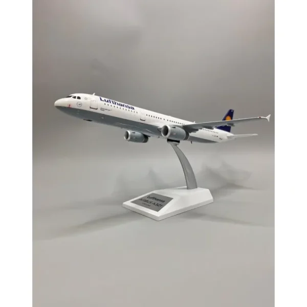 JFox JF-A321-039 1:200 Lufthansa A321-131 D-AIRS - Miniature Marvels: Airplane Models & Painted Dice* Airplane Model