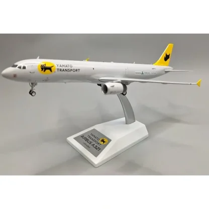 JFox JF-A321-030 A321-231(P2F) Yamato Transport (Spring Japan) JA81YA - Miniature Marvels: Airplane Models & Painted Dice* Airplane Model