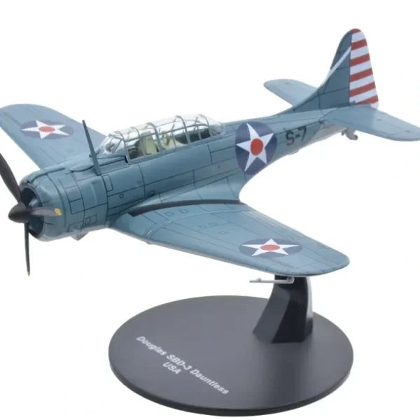 Motor City Classics 27287-38 1:72 Douglass SBD-3 Dauntless - Miniature Marvels: Airplane Models & Painted Dice* Airplane Model