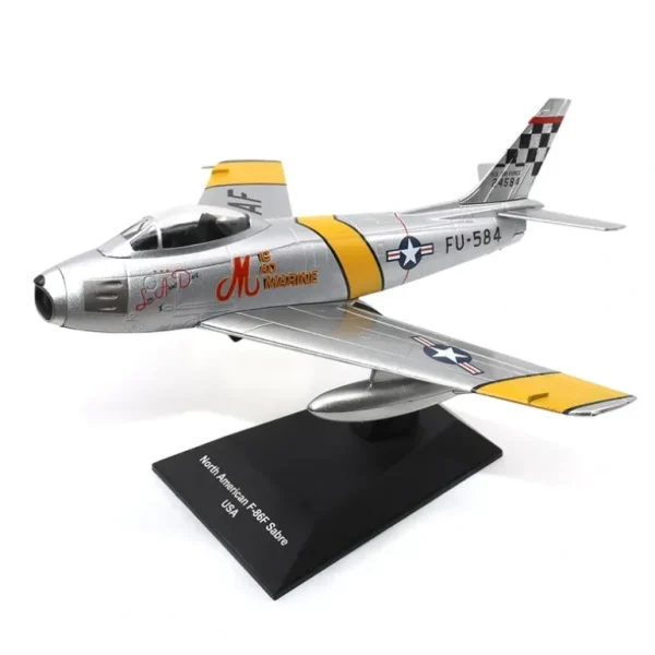Motor City Classics 27292-49 1:72 North American F-86F Sabre - Miniature Marvels: Airplane Models & Painted Dice* Airplane Model