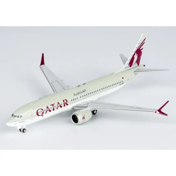 NG 88019 1:400 Qatar Airways Boeing 737 MAX 8 A7-BSE - Miniature Marvels: Airplane Models & Painted Dice* Airplane Model
