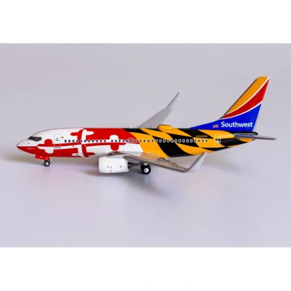 NG 77007 1:400 Southwest Airlines Boeing 737-700 N214WN (Maryland One livery with Heart One tail) - Miniature Marvels: Airplane Models & Painted Dice* Airplane Model