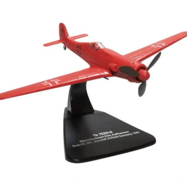 Oxford AC096 1:72 Focke-Wulf Ta 152 - Oblt. Fritz Aufhammer, Stab/JG 301, Stendal, Germany, 1945 - Miniature Marvels: Airplane Models & Painted Dice* Airplane Model
