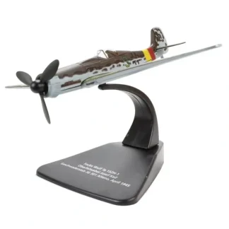 Oxford AC028 1:72 Focke-Wulf Ta-152 Luftwaffe Stab./JG 301, Josef Keil, Alteno, Germany, April 1945 - Miniature Marvels: Airplane Models & Painted Dice* Airplane Model