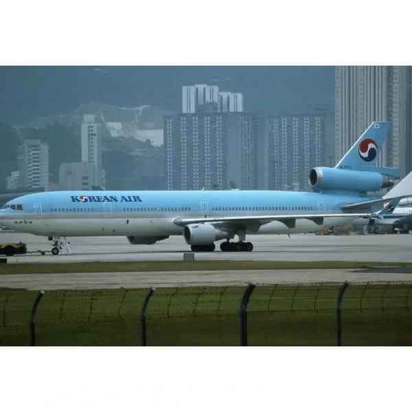 Phoenix 04591 1:400 Korean Air MD-11 HL7373 - Miniature Marvels: Airplane Models & Painted Dice* Airplane Model