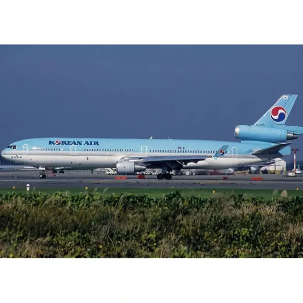 Phoenix 04592 1:400 Korean Air MD-11 HL7375 "2002 World Cup" - Miniature Marvels: Airplane Models & Painted Dice* Airplane Model