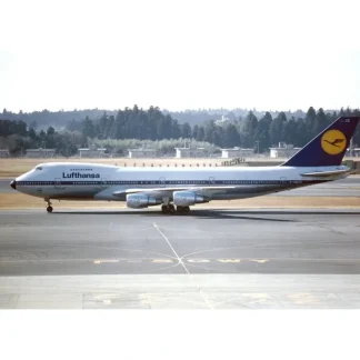 Phoenix 04549 1:400 Lufthansa Boeing 747-200 D-ABZD - Miniature Marvels: Airplane Models & Painted Dice* Airplane Model