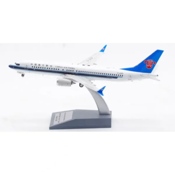 Pre-Order Aviation200 AV2104 1:200 B-205P China Southern Airlines Boeing 737-8 MAX - Miniature Marvels: Airplane Models & Painted Dice* Airplane Model
