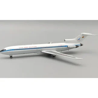 Pre-Order El Aviador EAV1366 1:200 Lloyd Aereo Boliviano LAB Boeing 727-200 CP-1366 - Miniature Marvels: Airplane Models & Painted Dice* Airplane Model