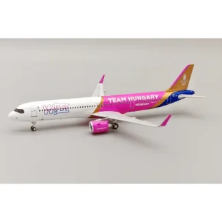 Pre-Order InFlight IF321W60924 1:200 Wizz Air Airbus A321-271NX HA-LGI "TEAM HUNGARY" livery - Miniature Marvels: Airplane Models & Painted Dice* Airplane Model