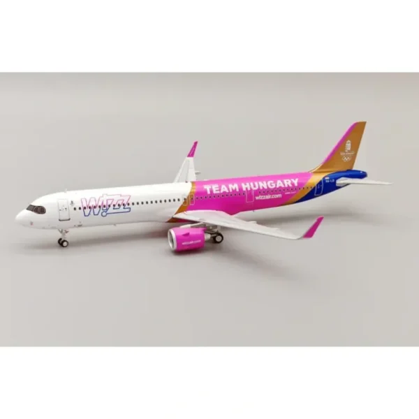 Pre-Order InFlight IF321W60924 1:200 Wizz Air Airbus A321-271NX HA-LGI "TEAM HUNGARY" livery - Miniature Marvels: Airplane Models & Painted Dice* Airplane Model
