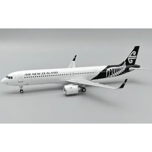 Pre-order InFlight200 IF321ZK0624 1:200 Air New Zealand Airbus A321-271NX ZK-OYE - Miniature Marvels: Airplane Models & Painted Dice* Airplane Model