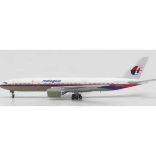 Pre-Order JC Wings BBOX4010 1:400 Malaysia Air Boeing 777-200ER - Miniature Marvels: Airplane Models & Painted Dice* Airplane Model