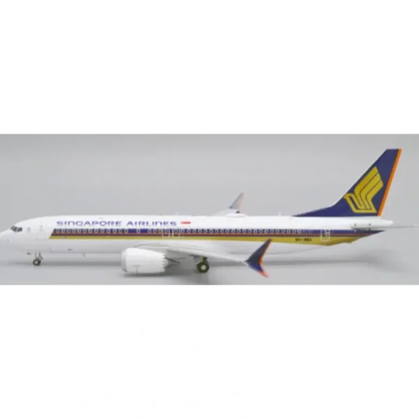 Pre-Order JC Wings EW238M006 1:200 Singapore Airlines Boeing 737 MAX 8 Reg: 9V-MBA - Miniature Marvels: Airplane Models & Painted Dice* Airplane Model