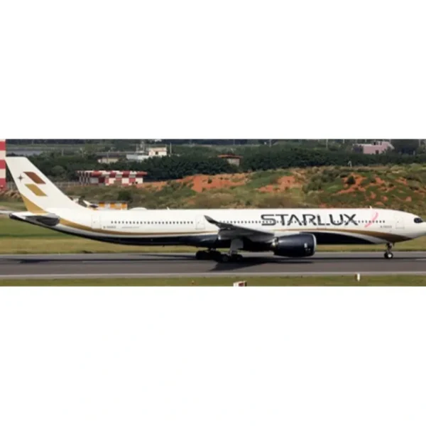 Pre-Order JC Wings EW2339002S 1:200 Starlux Airlines A330-900neo B-58302 "Pink Ribbon" - Miniature Marvels: Airplane Models & Painted Dice* Airplane Model