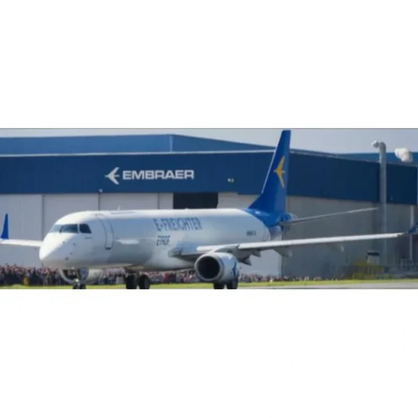 Shop Pre-Order JC Wings LH4384 1:400 Embraer House Color E190F "E-Freighter" N986TA - Miniature Marvels: Airplane Models & Painted Dice Airplane Model