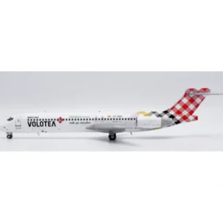 Sale Pre-Order JC Wings LH2382 1:200 Volotea Boeing 717-200 "Cantabria Infinita" Reg: EC-MGT - Miniature Marvels: Airplane Models & Painted Dice Airplane Model