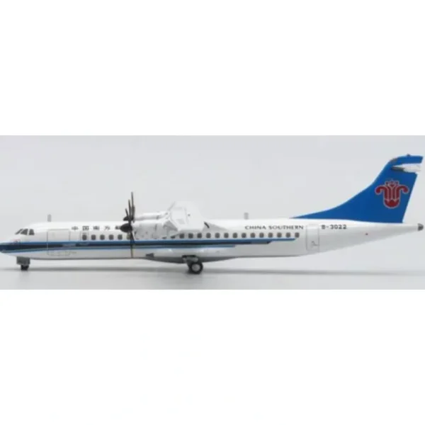Pre-Order JC Wings XC3322 1:400 China Southern Airlines ATR72-500 Reg: B-3022 - Miniature Marvels: Airplane Models & Painted Dice* Airplane Model