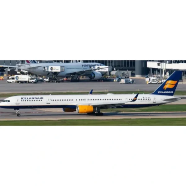 New Pre-Order JC Wings XX40459 1:400 Icelandair Boeing 757-300 Reg: TF-FIX - Miniature Marvels: Airplane Models & Painted Dice Airplane Model