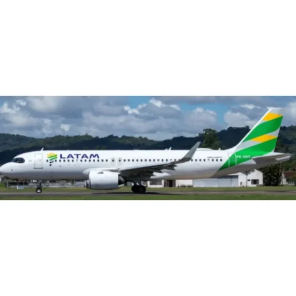 Best Pre-Order JC Wings XX40210 1:400 LATAM Airlines Airbus A320NEO "Brazil Flag" PR-XBG - Miniature Marvels: Airplane Models & Painted Dice Airplane Model
