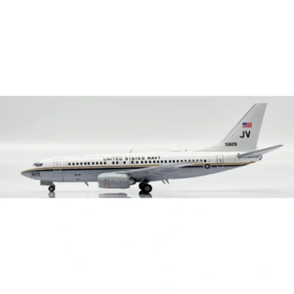 Shop Pre-Order JC Wings XX40075 1:400 US Navy Boeing C-40A Clipper Reg: 165829 - Miniature Marvels: Airplane Models & Painted Dice Airplane Model