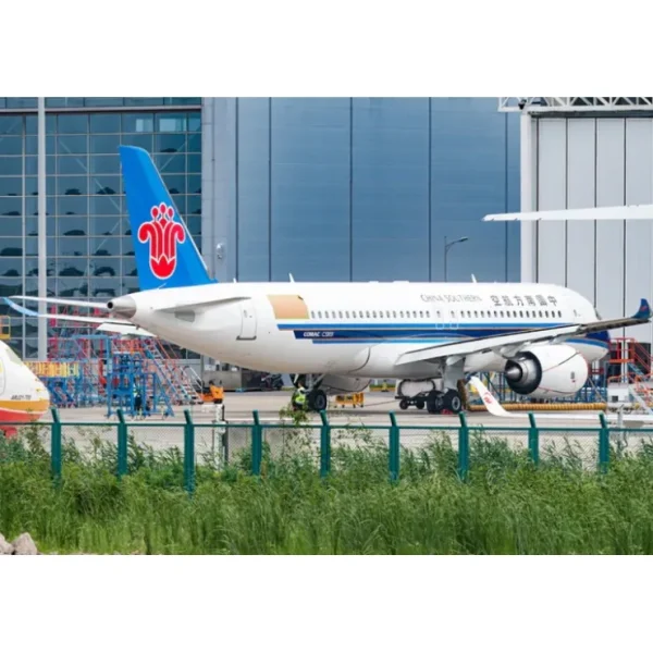 Store Pre-Order Phoenix 11935 1:400 China Southern C919 B-919J - Miniature Marvels: Airplane Models & Painted Dice Airplane Model