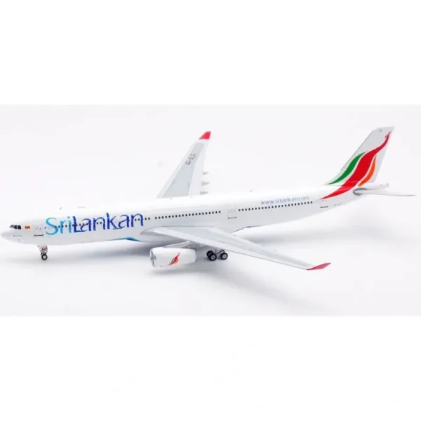 Online Retro Models RM33301 1:200 SriLankan Airlines Airbus A330-343 4R-ALR - Miniature Marvels: Airplane Models & Painted Dice Airplane Model