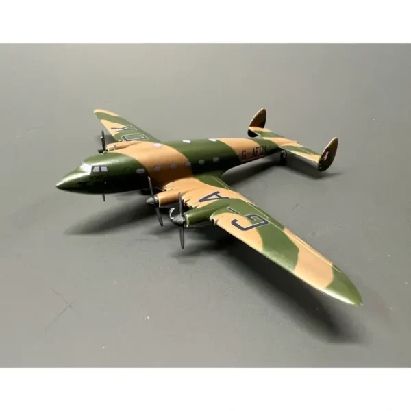 Hot SC2DH9103 Sky Classics 1:200 De Havilland DH.91 Albatross G-AFDK Fortuna BOAC Wartime Camo 1940 - Miniature Marvels: Airplane Models & Painted Dice Airplane Model