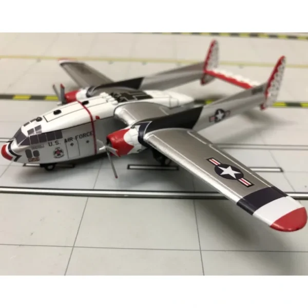 Best Sky Classics 1:200 Fairchild C-119 USAF Thunderbirds - Miniature Marvels: Airplane Models & Painted Dice Airplane Model