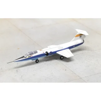 Best Sky Classics 1:200 SCF10402 Lockheed F-104 Starfighter NASA N812NA White Blue Stripe Blue Bottom No Tanks - Miniature Marvels: Airplane Models & Painted Dice Airplane Model