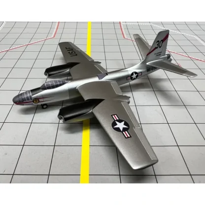 Discount Sky Classics 1:200 USAF B-45 84th BS Sculthorpe 1955 - Miniature Marvels: Airplane Models & Painted Dice Airplane Model
