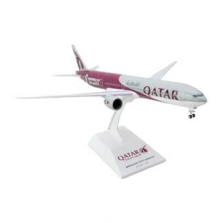 Outlet SkyMarks 1:200 Qatar Boeing 777-300 A7-BEB "FIFA World Cup 2022" SKR1141 - Miniature Marvels: Airplane Models & Painted Dice Airplane Model
