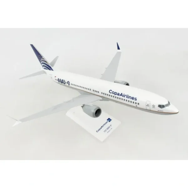 Store SkyMarks SKR1003 1:130 Copa Airlines Boeing 737 Max 9 - Miniature Marvels: Airplane Models & Painted Dice Airplane Model