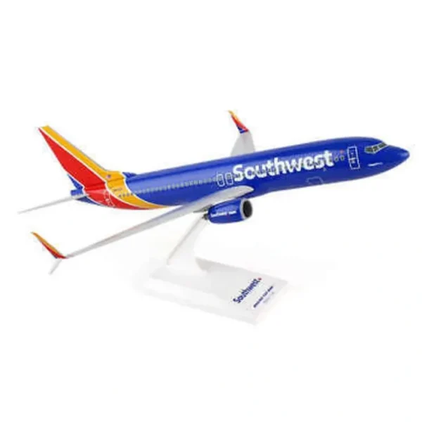 Hot Skymarks SKR813 1:130 Southwest Boeing 737-800 - Miniature Marvels: Airplane Models & Painted Dice Airplane Model