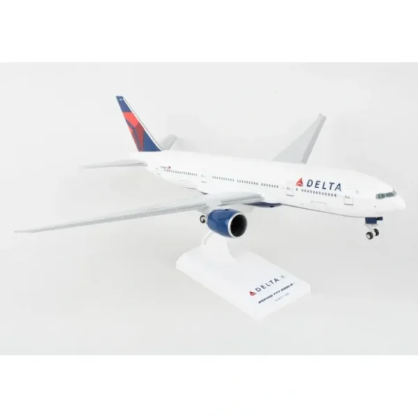 Store Skymarks SKR374G 1:200 Delta Boeing 777-200 (With Gear) - Miniature Marvels: Airplane Models & Painted Dice Airplane Model