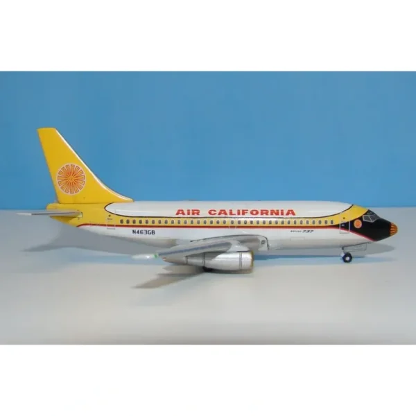 *SMA 1:400 Air California 737-200 - Miniature Marvels: Airplane Models & Painted Dice* Airplane Model