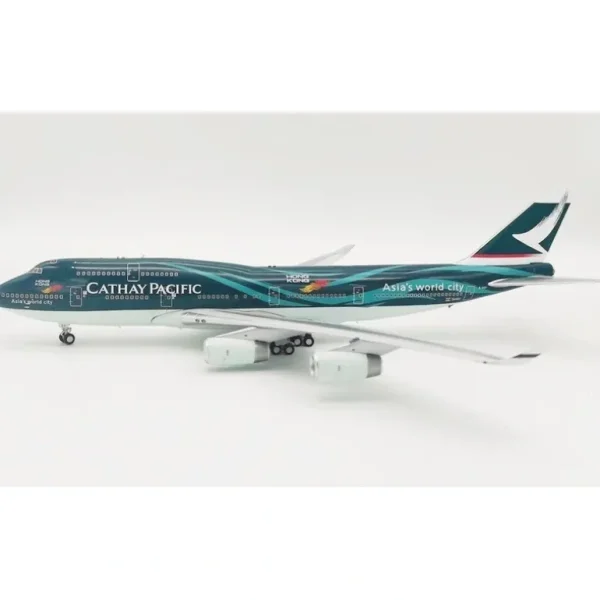 *WB Models WB-747-4-058 1:200 Cathay Pacific Boeing 747-400 - Miniature Marvels: Airplane Models & Painted Dice* Airplane Model