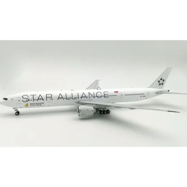 *WB Models WB-777-3-013 1:200 Star Alliance Singapore Airlines Boeing 777-300ER 9V-SWJ - Miniature Marvels: Airplane Models & Painted Dice* Airplane Model