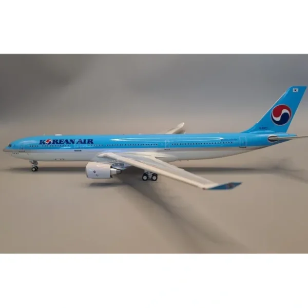 Online WB Models WB-A330-3-007 1:200 A330-323 Korean Air HL8027 - Miniature Marvels: Airplane Models & Painted Dice Airplane Model