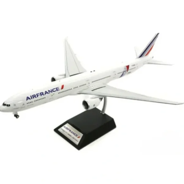 Fashion WB Models WB-777-AF01 1:200 Air France Boeing 777-300ER - Miniature Marvels: Airplane Models & Painted Dice Airplane Model