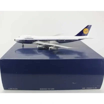 *WB Models WB-Classic II-ZA 1:200 Lufthansa Boeing 747-200 D-ABZA - Miniature Marvels: Airplane Models & Painted Dice* Airplane Model