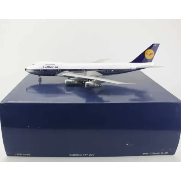 *WB Models WB-Classic II-ZA 1:200 Lufthansa Boeing 747-200 D-ABZA - Miniature Marvels: Airplane Models & Painted Dice* Airplane Model