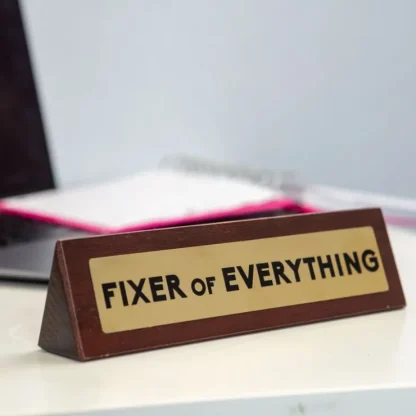 Fashion Wooden Desk Sign "Fixer Of Everything" Funny Office Gag Boss Gift - Miniature Marvels: Airplane Models & Painted Dice Egpull